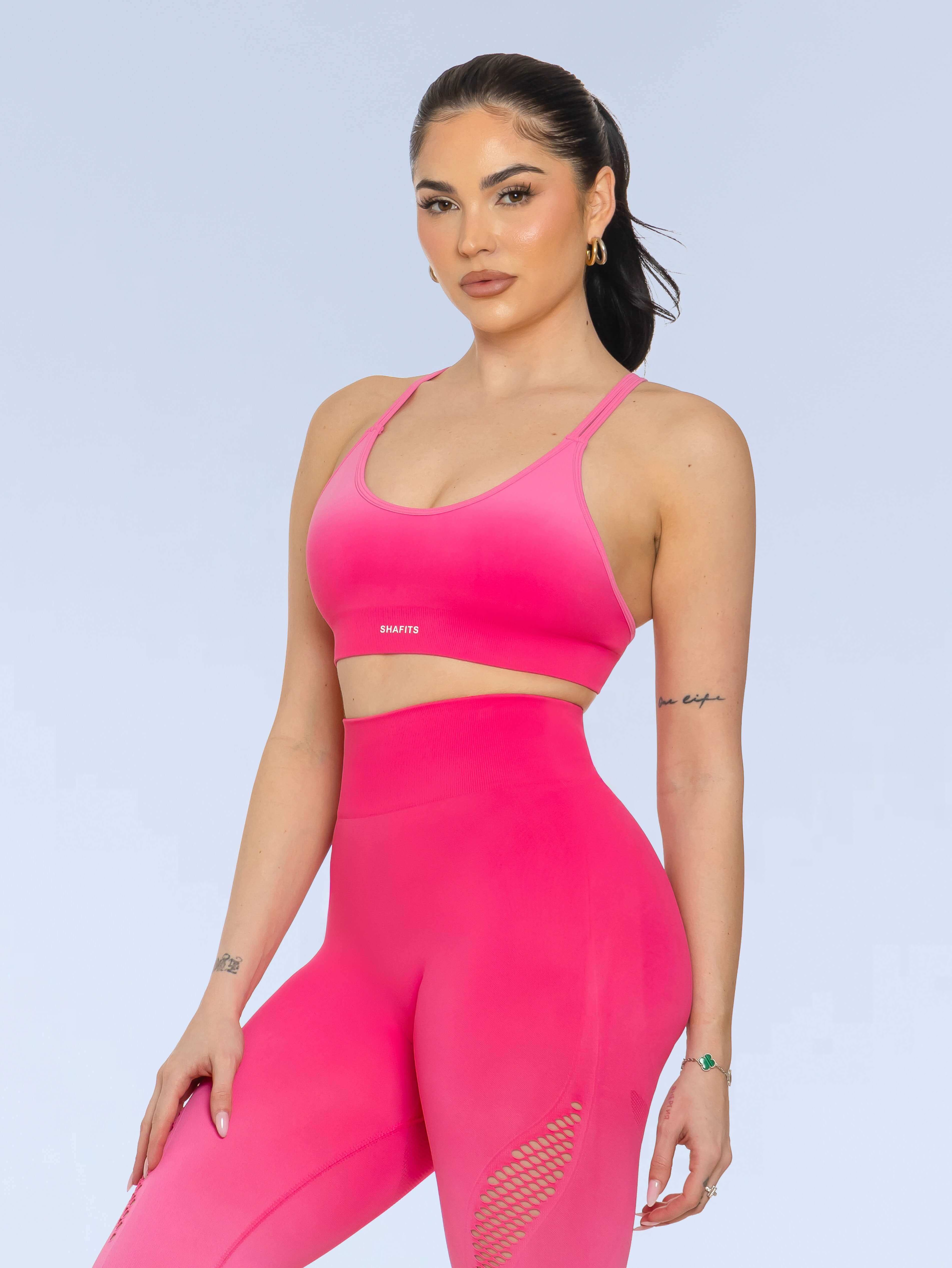 Seamless_Gradient-Colored_Sports_Bra