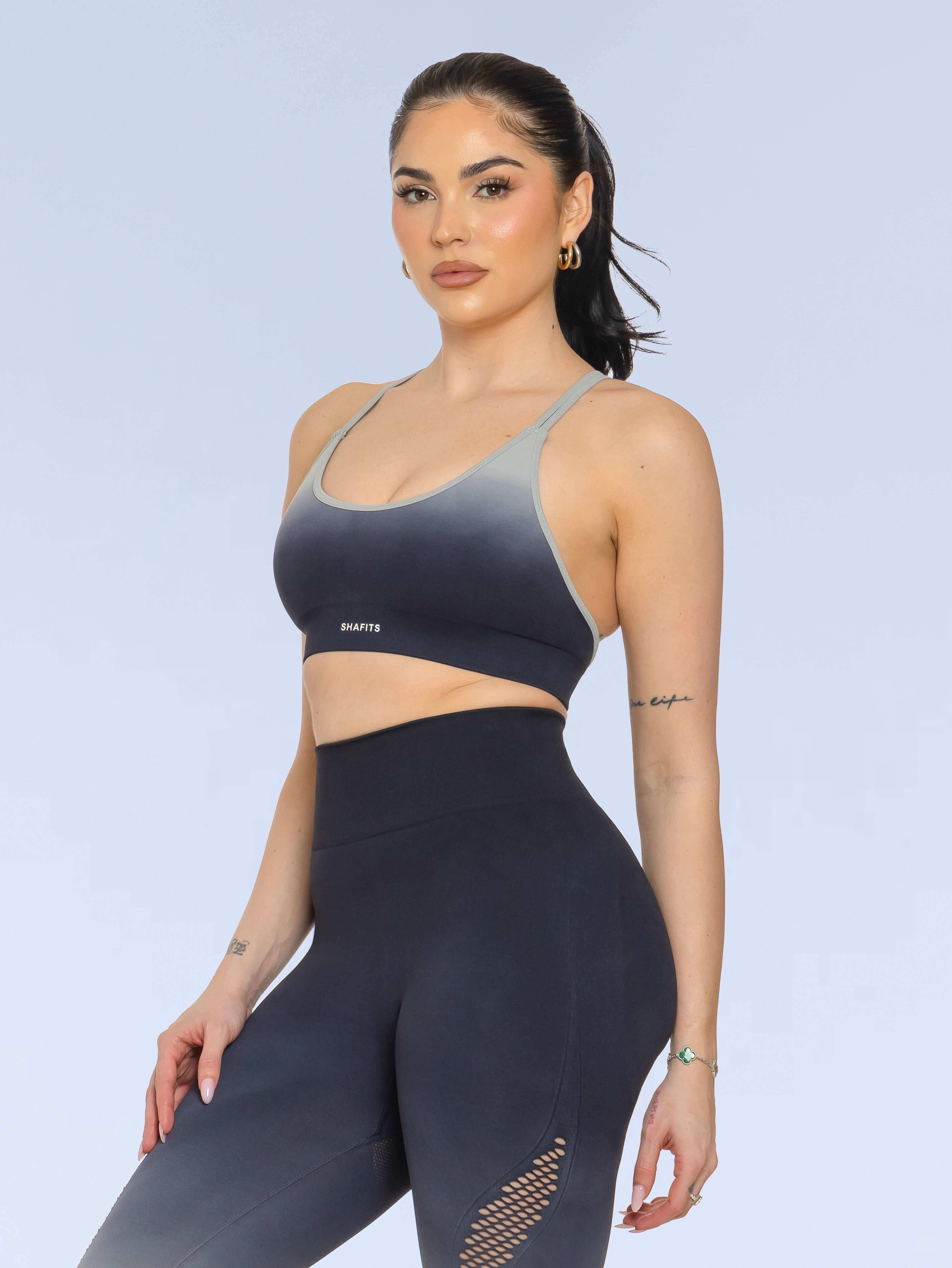 Seamless_Gradient-Colored_Sports_Bra
