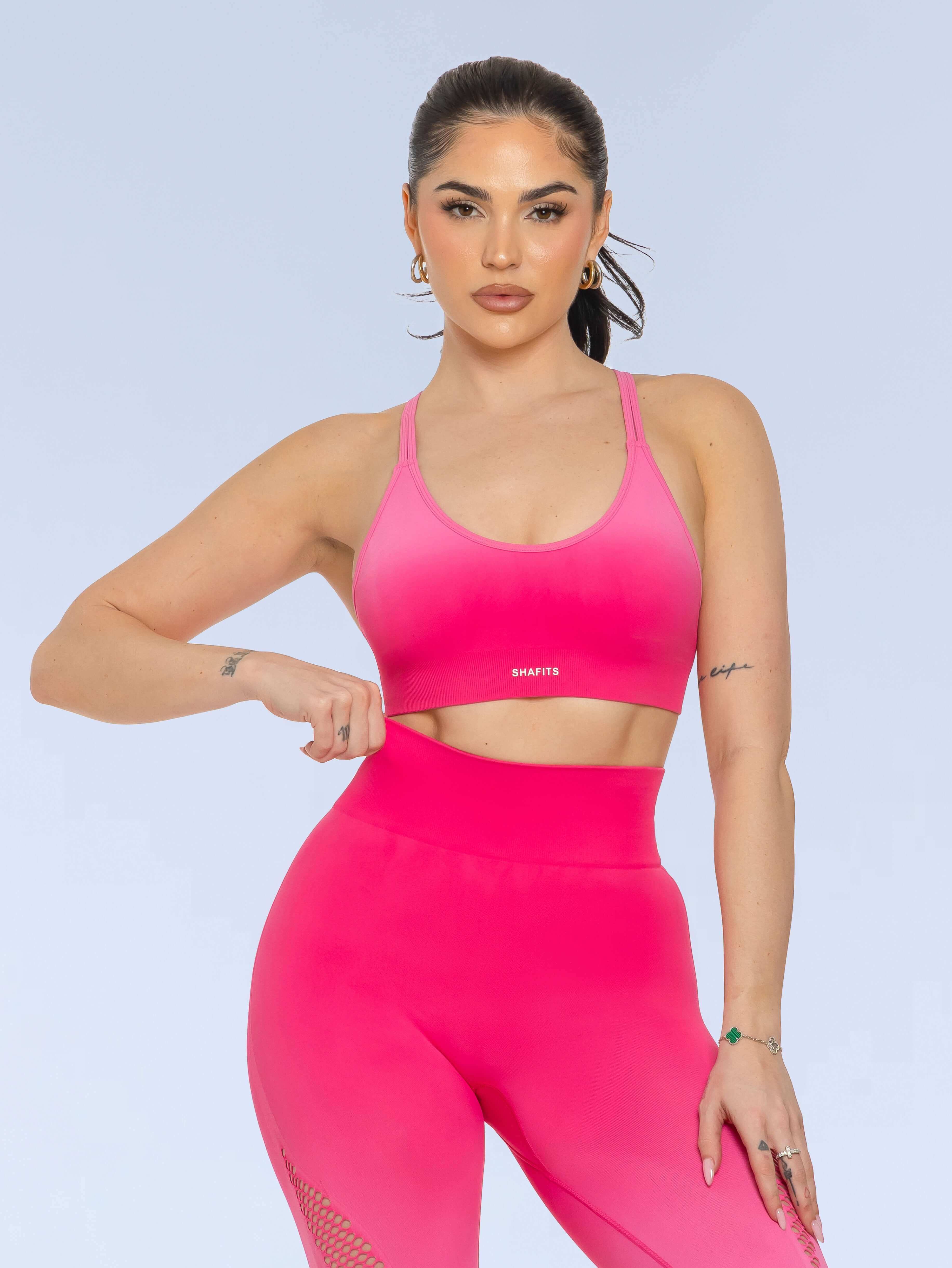 Seamless_Gradient-Colored_Sports_Bra